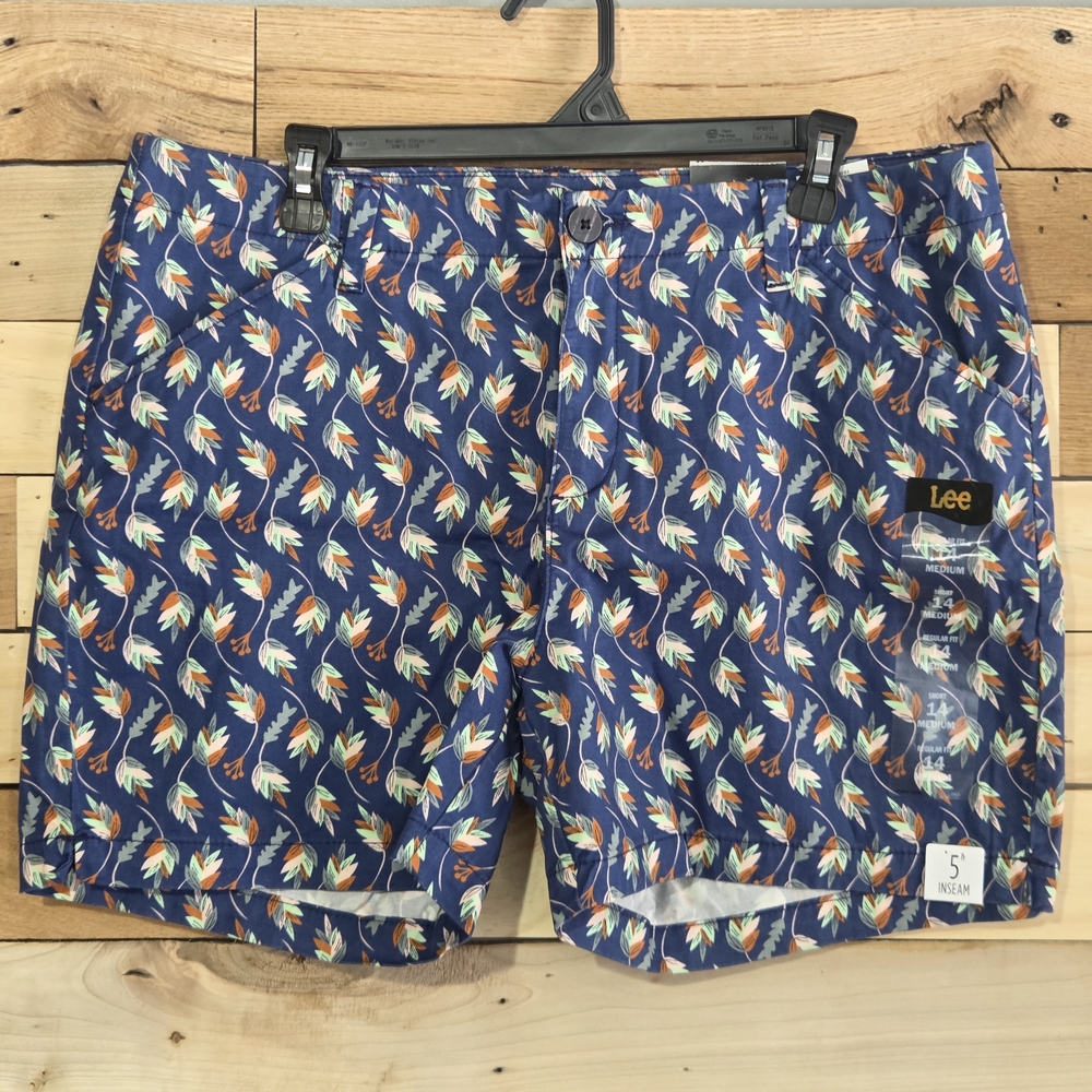 NWT Lee Women's Chino Shorts Navy Leaf Print Size 14 5" Inseam Pockets MSRP: $44